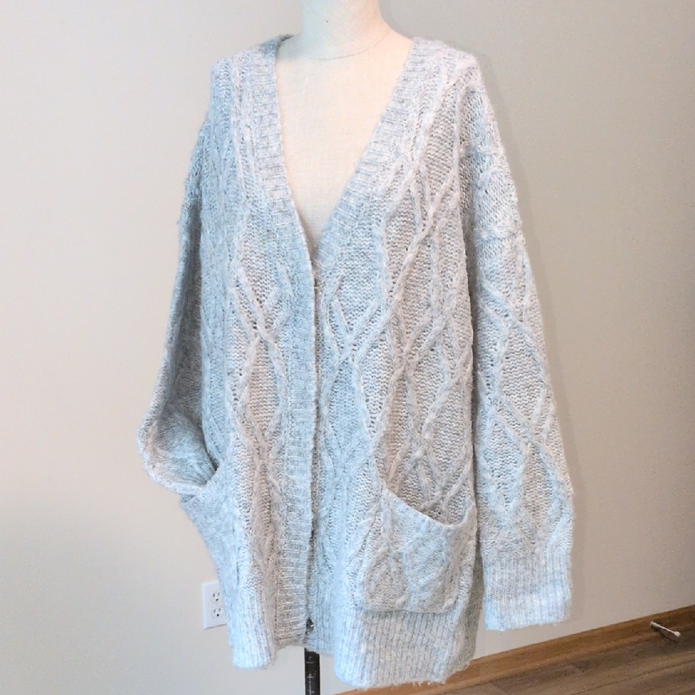 Sanctuary Size Medium Heathered Light Gray Cable Knit Cardigan